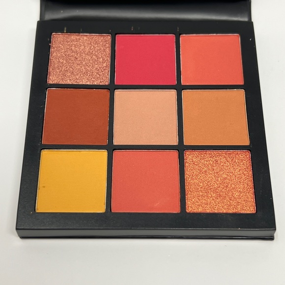 Huda Beauty Obsessions Palette in Coral - Picture 2 of 6